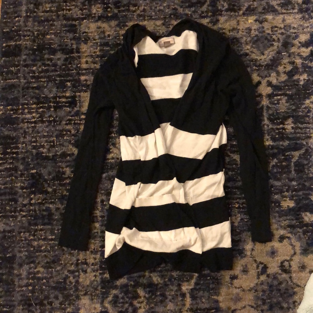 Forever 21 sweater with pockets